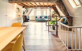 The Charming Hendrik Square Apartments